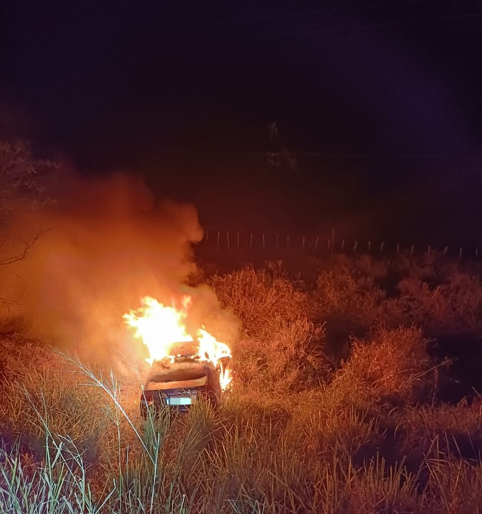 Batida entre carro e ônibus em Agrestina | Foto: Reprodução/PRF