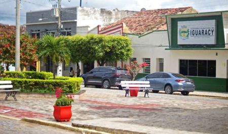 Prefeitura inaugura obras em Iguaracy