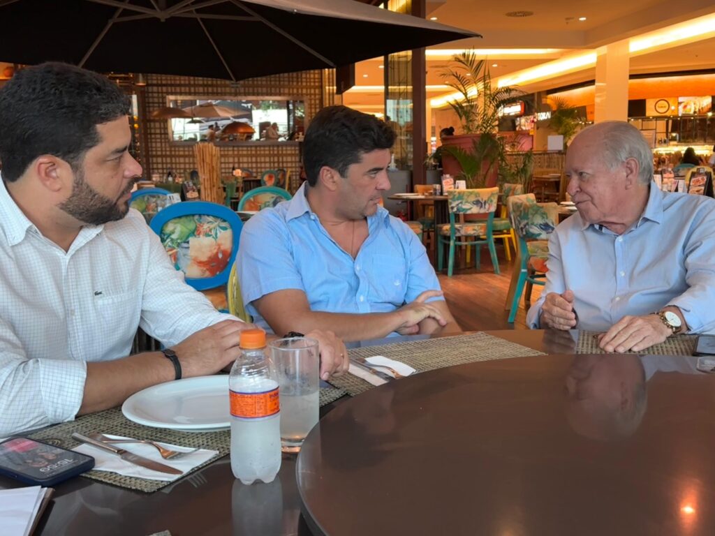 Kaio Maniçuba e Dr. Pedro Alves na Reunião em Recife