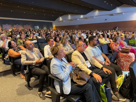 Raquel Lyra participa de seminário