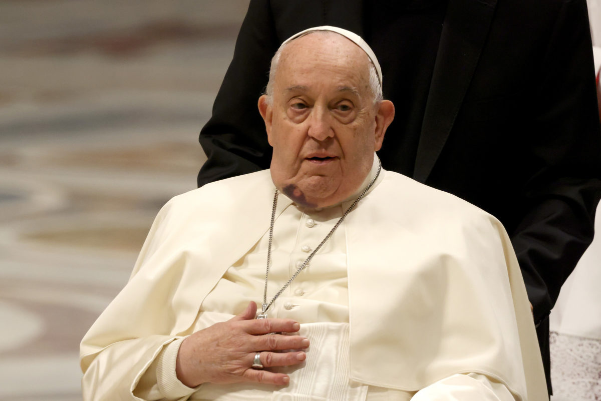 Preparando funeral do Papa Francisco