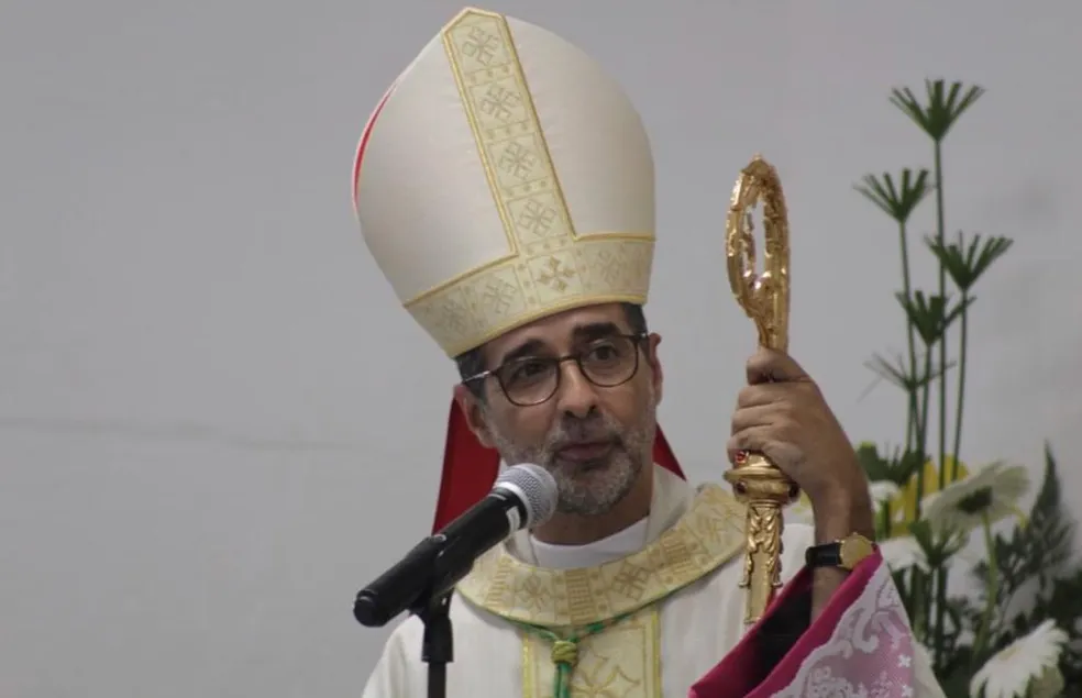 Bispo de Caruaru confrade do Papa