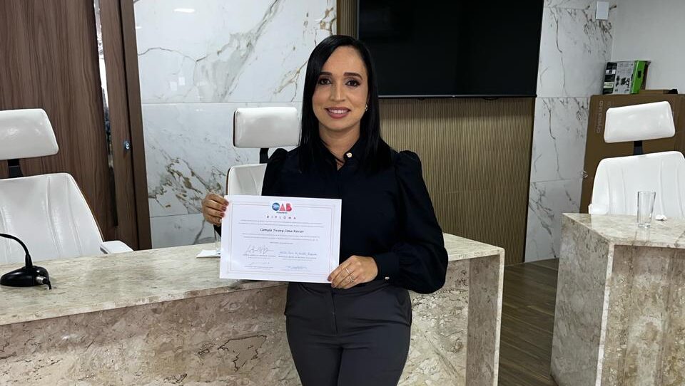 Camila Lima Xavier é empossada na OAB de Arcoverde
